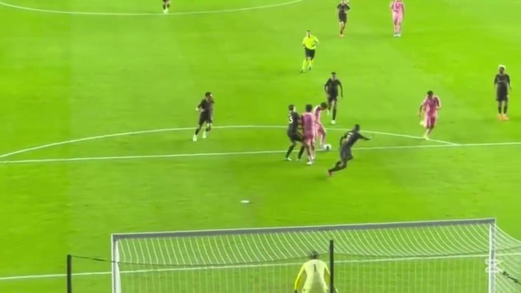 氣氛太棒了！現(xiàn)場直拍邁阿密球迷對梅西兩粒進(jìn)球的瘋狂反應(yīng)！